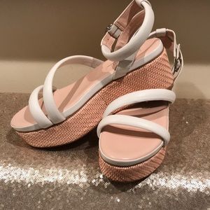 Fresh and beautiful white/pink wedges 8.5